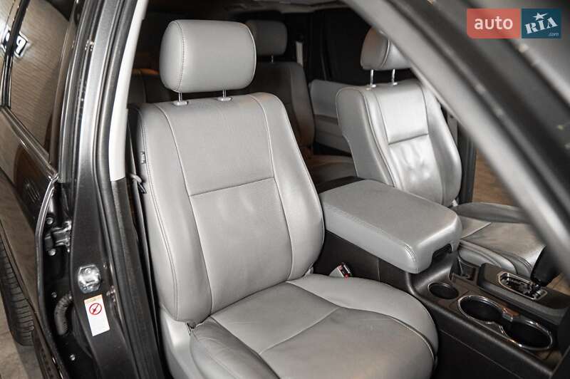 Позашляховик / Кросовер Toyota Sequoia 2018 в Одесі