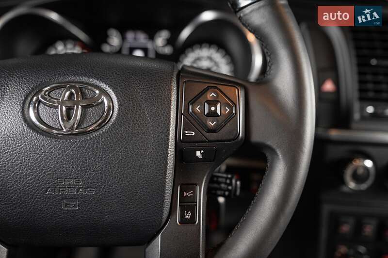 Позашляховик / Кросовер Toyota Sequoia 2018 в Одесі