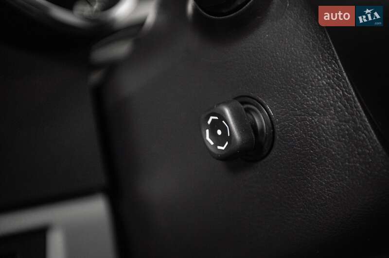 Позашляховик / Кросовер Toyota Sequoia 2018 в Одесі