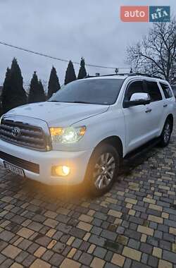 Позашляховик / Кросовер Toyota Sequoia 2013 в Чернівцях