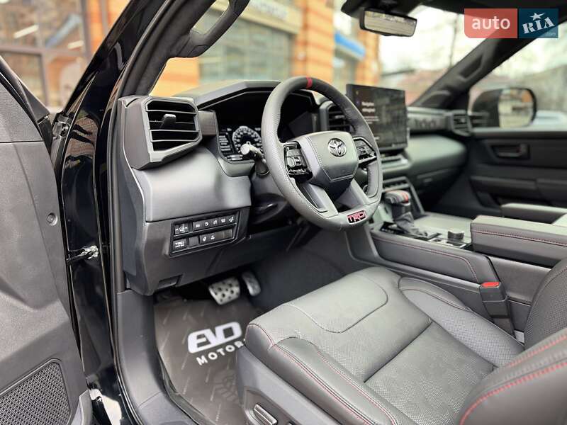 Внедорожник / Кроссовер Toyota Sequoia 2023 в Киеве