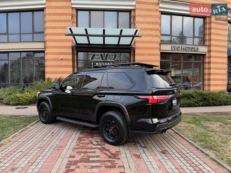 Внедорожник / Кроссовер Toyota Sequoia 2023 в Киеве