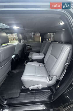 Внедорожник / Кроссовер Toyota Sequoia 2010 в 