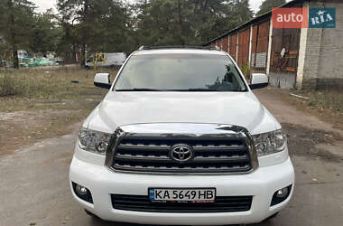 Позашляховик / Кросовер Toyota Sequoia 2014 в 
