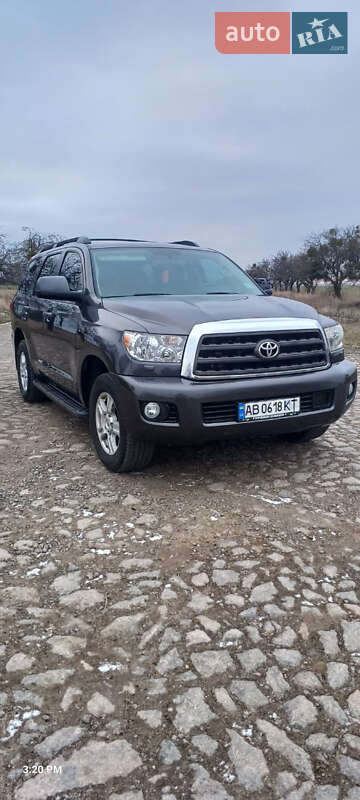 Внедорожник / Кроссовер Toyota Sequoia 2014 в Покровском