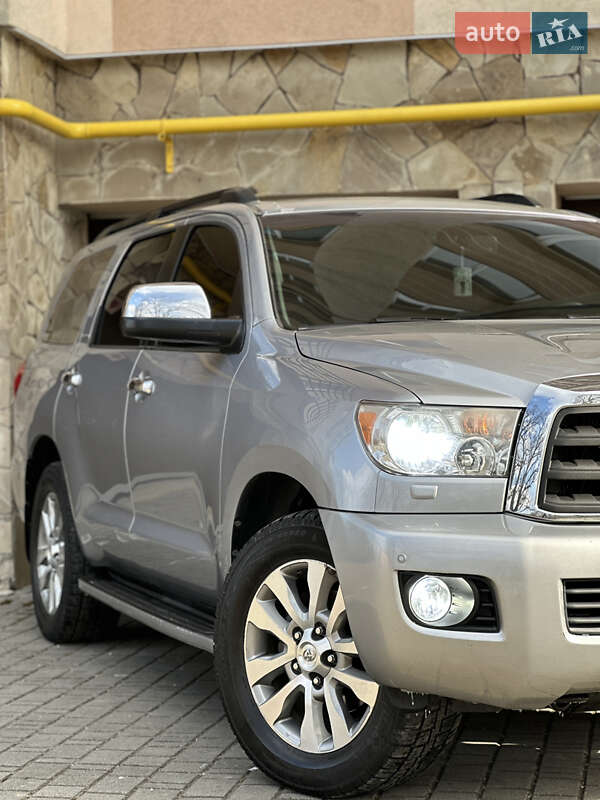 Позашляховик / Кросовер Toyota Sequoia 2009 в Надвірній