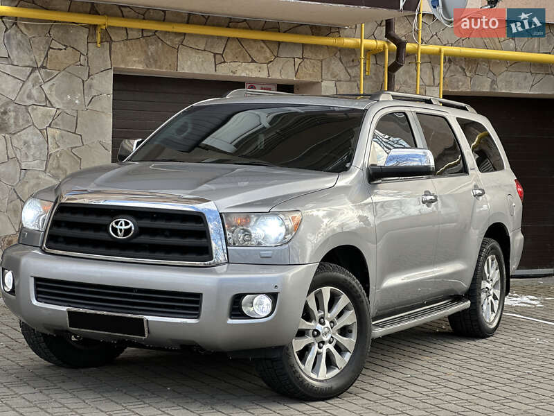 Внедорожник / Кроссовер Toyota Sequoia 2010 в Надворной