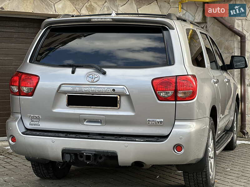 Позашляховик / Кросовер Toyota Sequoia 2009 в Надвірній