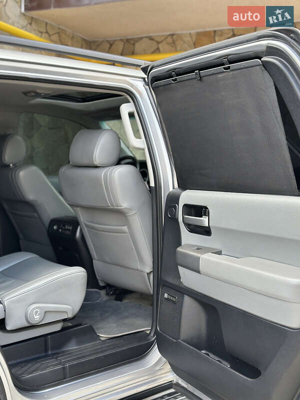 Позашляховик / Кросовер Toyota Sequoia 2009 в Надвірній