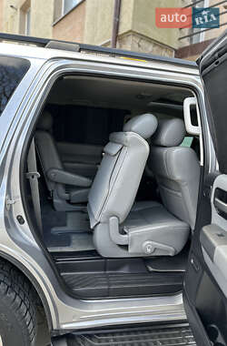 Внедорожник / Кроссовер Toyota Sequoia 2010 в Надворной