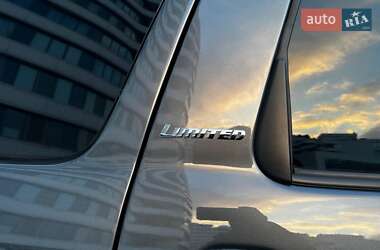 Внедорожник / Кроссовер Toyota Sequoia 2015 в 