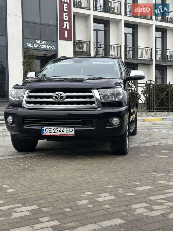 Внедорожник / Кроссовер Toyota Sequoia 2013 в Черновцах