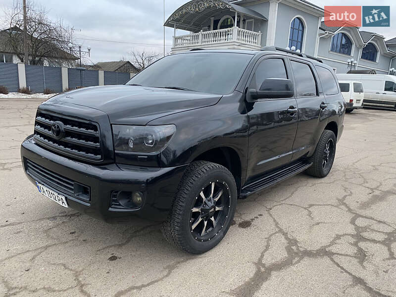 Внедорожник / Кроссовер Toyota Sequoia 2012 в Киеве