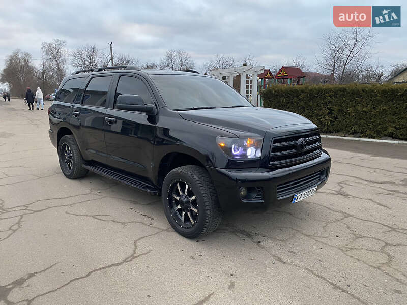 Внедорожник / Кроссовер Toyota Sequoia 2012 в Киеве