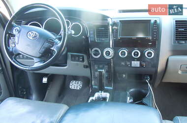 Позашляховик / Кросовер Toyota Sequoia 2008 в Луцьку