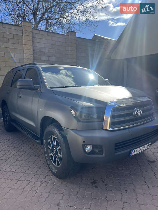 Позашляховик / Кросовер Toyota Sequoia 2011 в Києві