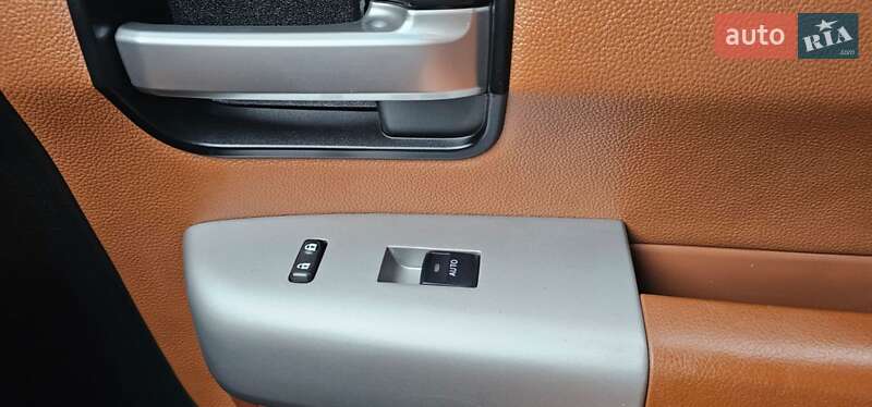 Внедорожник / Кроссовер Toyota Sequoia 2008 в Мамалыге