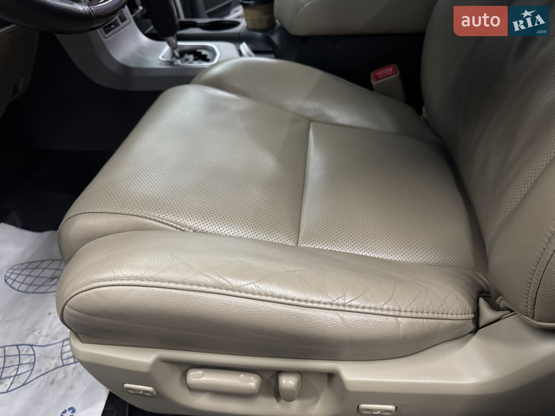 2013 Toyota Sequoia - мініатюра 47