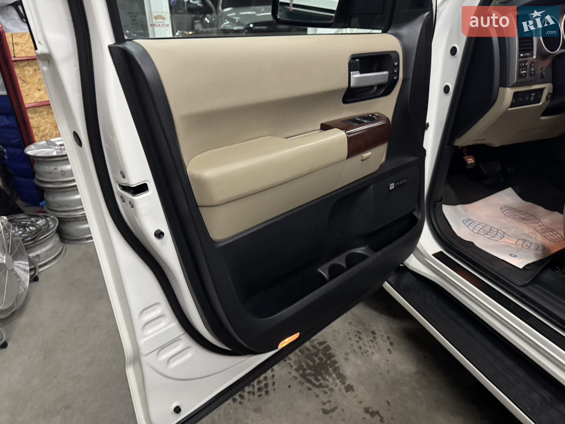 2013 Toyota Sequoia - мініатюра 53