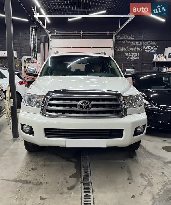 Toyota Sequoia