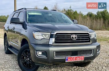 Внедорожник / Кроссовер Toyota Sequoia 2019 в 