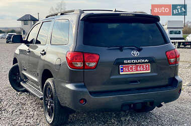Внедорожник / Кроссовер Toyota Sequoia 2019 в 