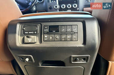 Внедорожник / Кроссовер Toyota Sequoia 2011 в 