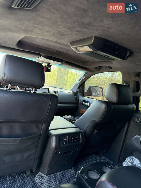 Внедорожник / Кроссовер Toyota Sequoia 2008 в Луцке