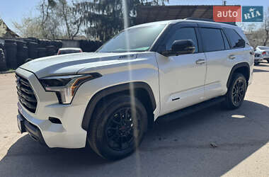 Позашляховик / Кросовер Toyota Sequoia 2023 в 