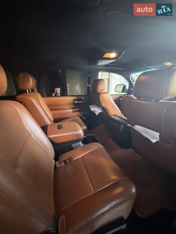 Toyota Sequoia 2015