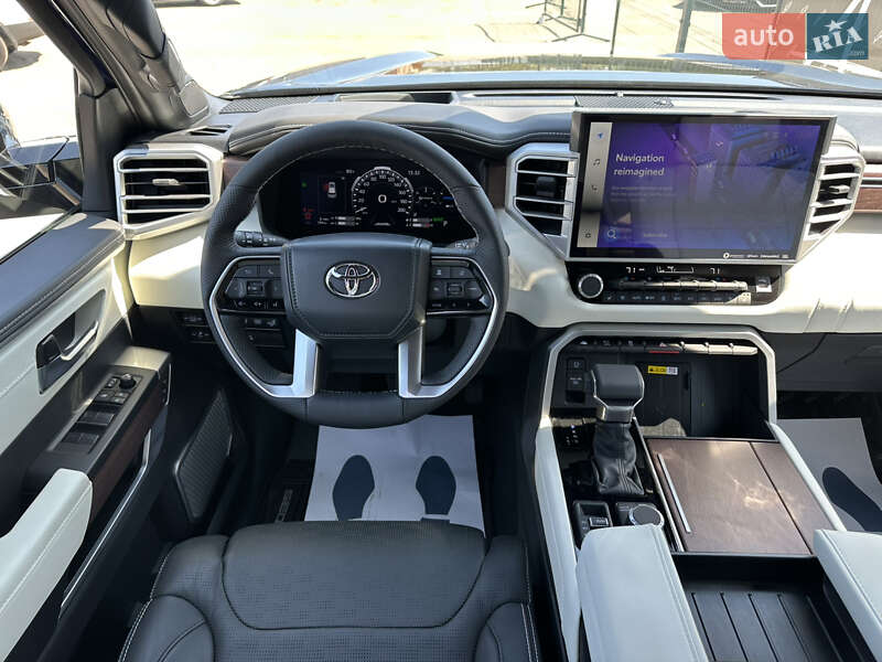 Внедорожник / Кроссовер Toyota Sequoia 2023 в Киеве