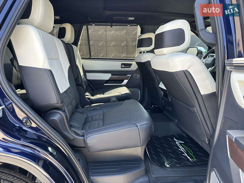 Внедорожник / Кроссовер Toyota Sequoia 2023 в Киеве