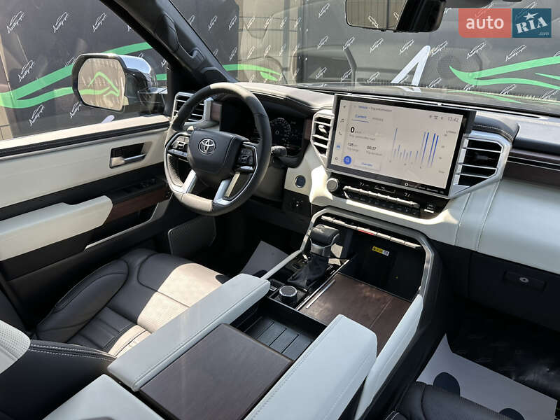 Внедорожник / Кроссовер Toyota Sequoia 2023 в Киеве