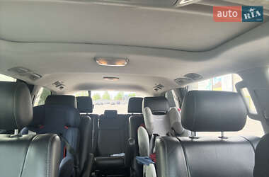 Внедорожник / Кроссовер Toyota Sequoia 2017 в 