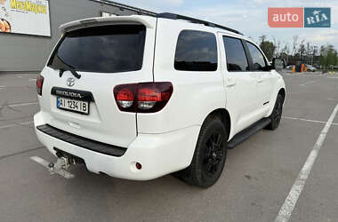 Внедорожник / Кроссовер Toyota Sequoia 2017 в 