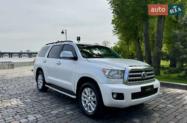 Позашляховик / Кросовер Toyota Sequoia 2011 в 
