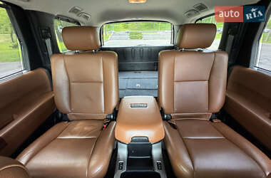 Позашляховик / Кросовер Toyota Sequoia 2011 в 