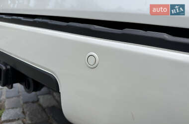 Позашляховик / Кросовер Toyota Sequoia 2011 в 