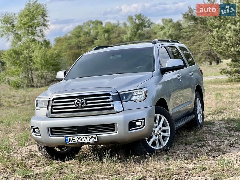 Toyota Sequoia 2015