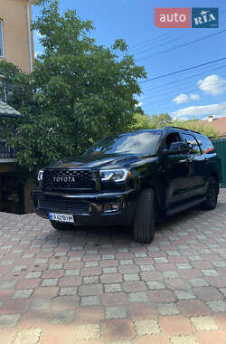 Позашляховик / Кросовер Toyota Sequoia 2017 в 