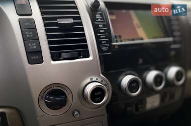 Позашляховик / Кросовер Toyota Sequoia 2008 в 