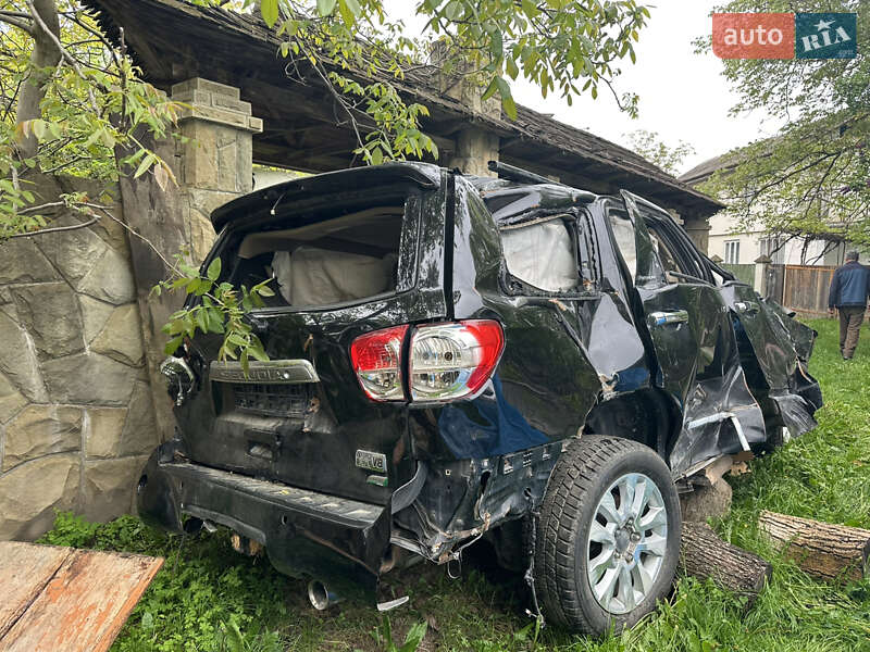 Позашляховик / Кросовер Toyota Sequoia 2011 в Івано-Франківську