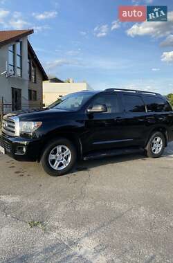 Внедорожник / Кроссовер Toyota Sequoia 2013 в Киеве