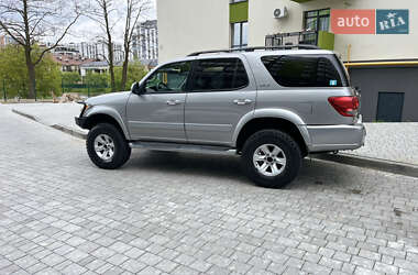 Внедорожник / Кроссовер Toyota Sequoia 2005 в 