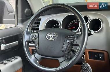Внедорожник / Кроссовер Toyota Sequoia 2008 в 