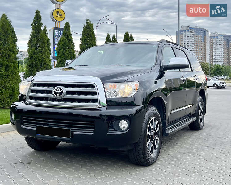 Внедорожник / Кроссовер Toyota Sequoia 2015 в Киеве
