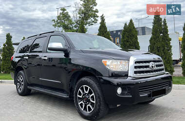 Внедорожник / Кроссовер Toyota Sequoia 2015 в Киеве