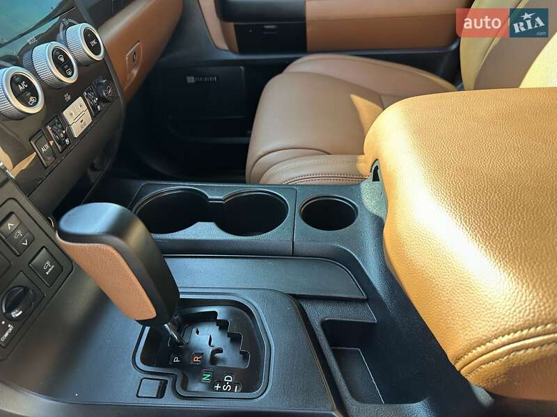 Внедорожник / Кроссовер Toyota Sequoia 2008 в Полтаве фото 24 Внедорожник / Кроссовер Toyota Sequoia 2008 в Полтаве