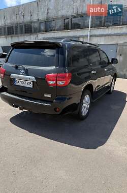 Позашляховик / Кросовер Toyota Sequoia 2010 в 