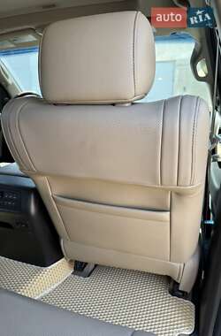 Позашляховик / Кросовер Toyota Sequoia 2010 в 